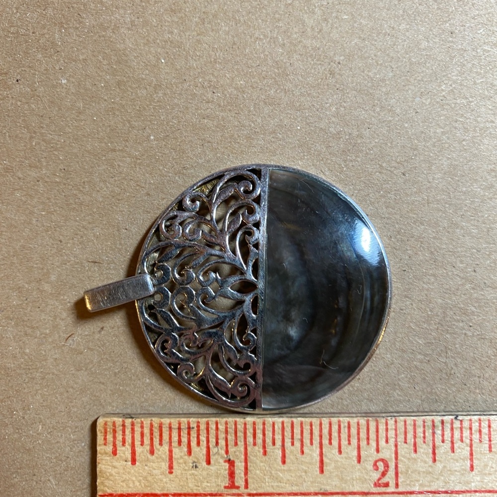 Sterling Silver Shell Abalone Circle Pendant - image 3